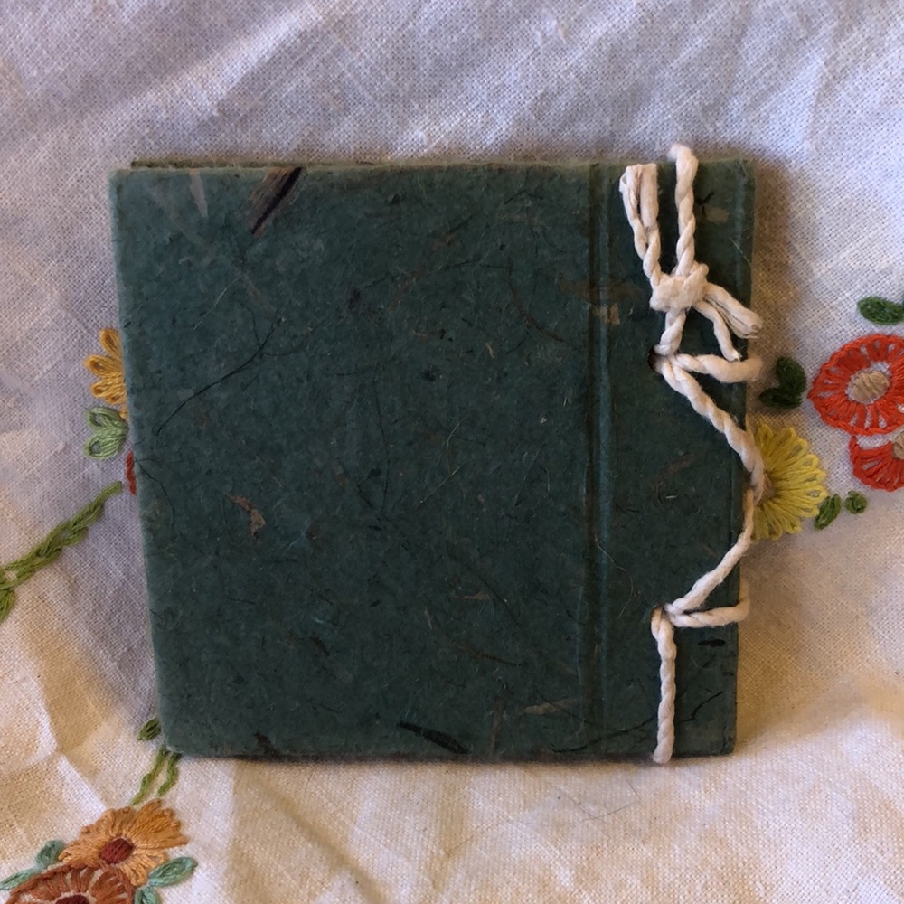 Small unlined notebook - Picture 3 of 4